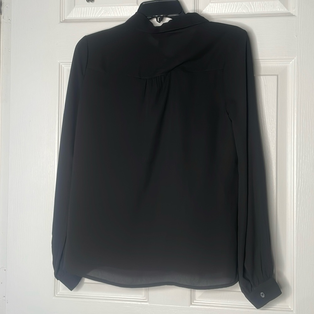 Express Tie Front Button Down Long Sleeve Blouse - Picture 4 of 4